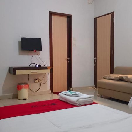 Reddoorz Syariah At Grand Taufiq Tarakan Exterior foto